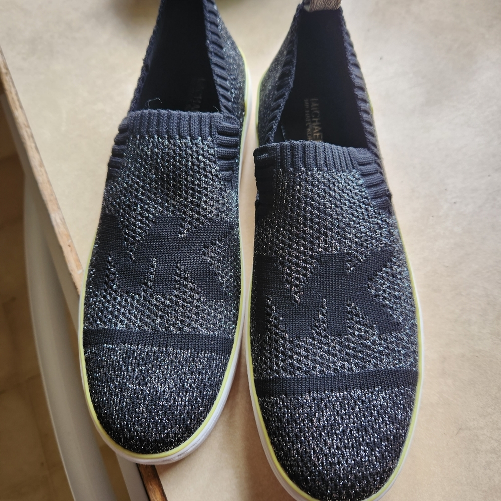 Shoes - Picture 4 of 4